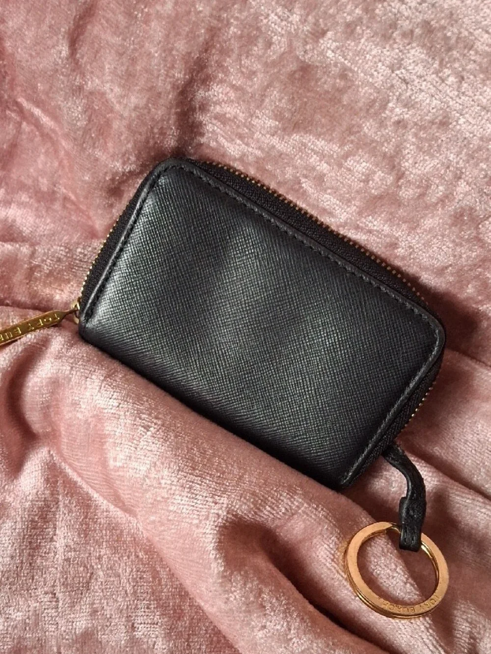Tory Burch Black Leather Zip Card Holder with Gold Logo - Picture 2 of 4